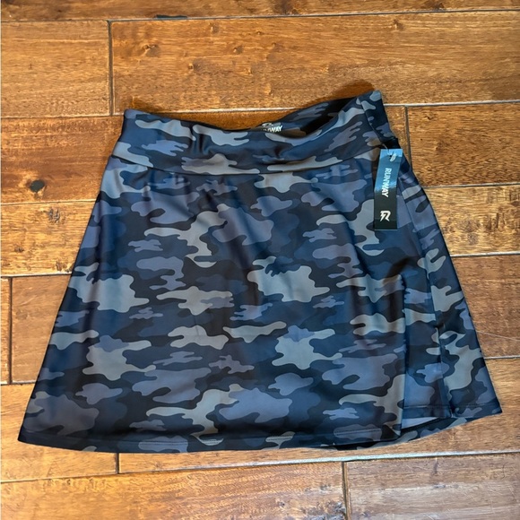 Runway athletic girls Camouflage Skort sz LG 12/14 NWT - Picture 1 of 5